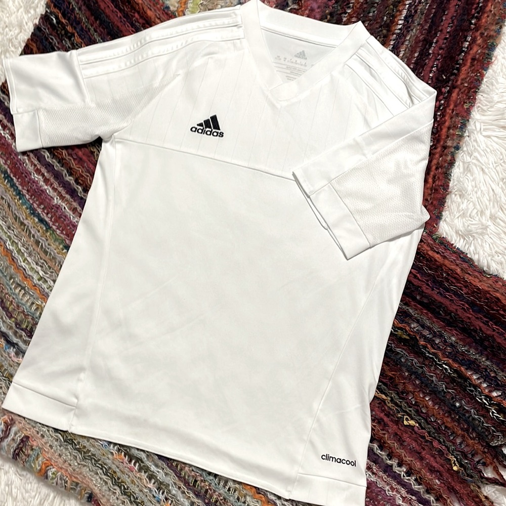 ADIDAS CLIMACOOL SIZE M BOYS T-SHIRT